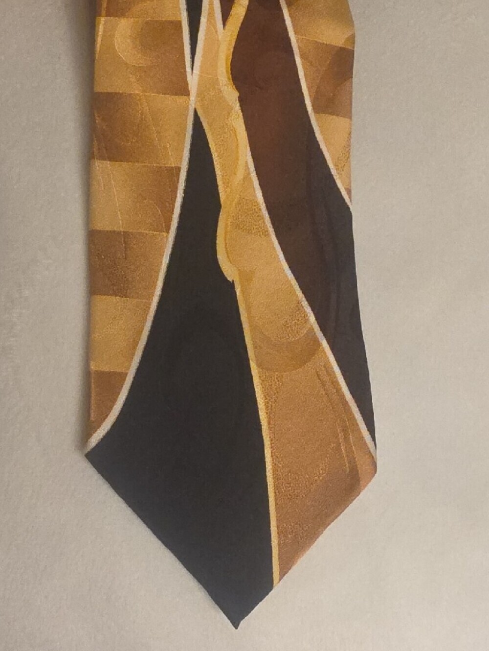 Dino bassi Hand Made Men's Black & Gold Geometric Silk Tie 4 Inches Wide - Picture 8 of 14